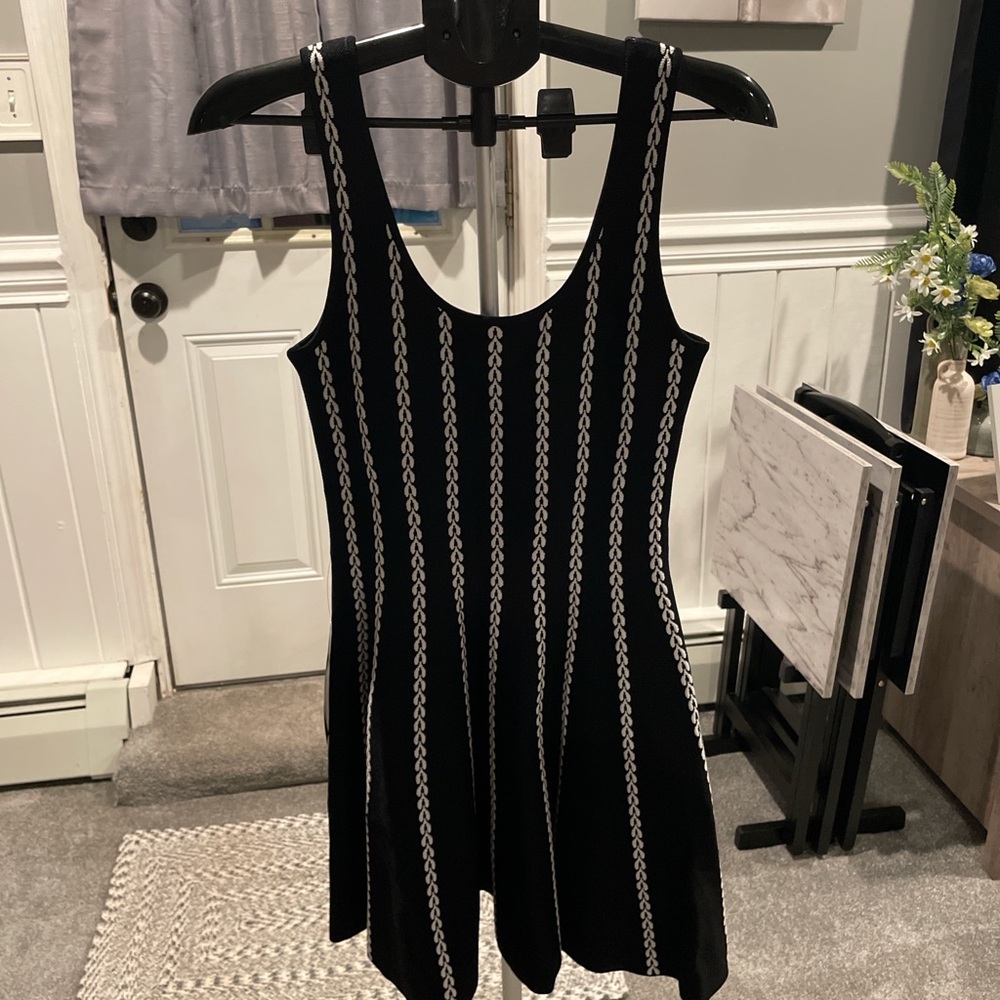 bebe Black and White Chain Pattern Mini Dress